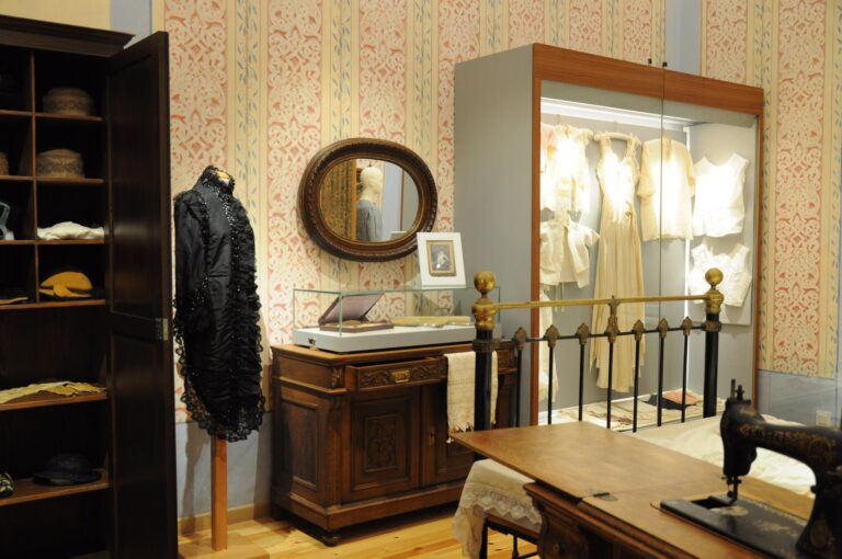 Historical – Folklore Museum of Lyceum of Greek Women of Syros